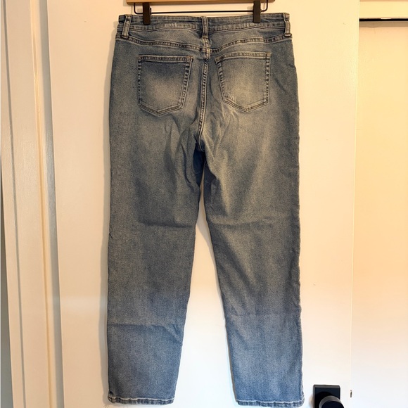 Hint of Blu Light Blue Cropped Jeans - Picture 3 of 6